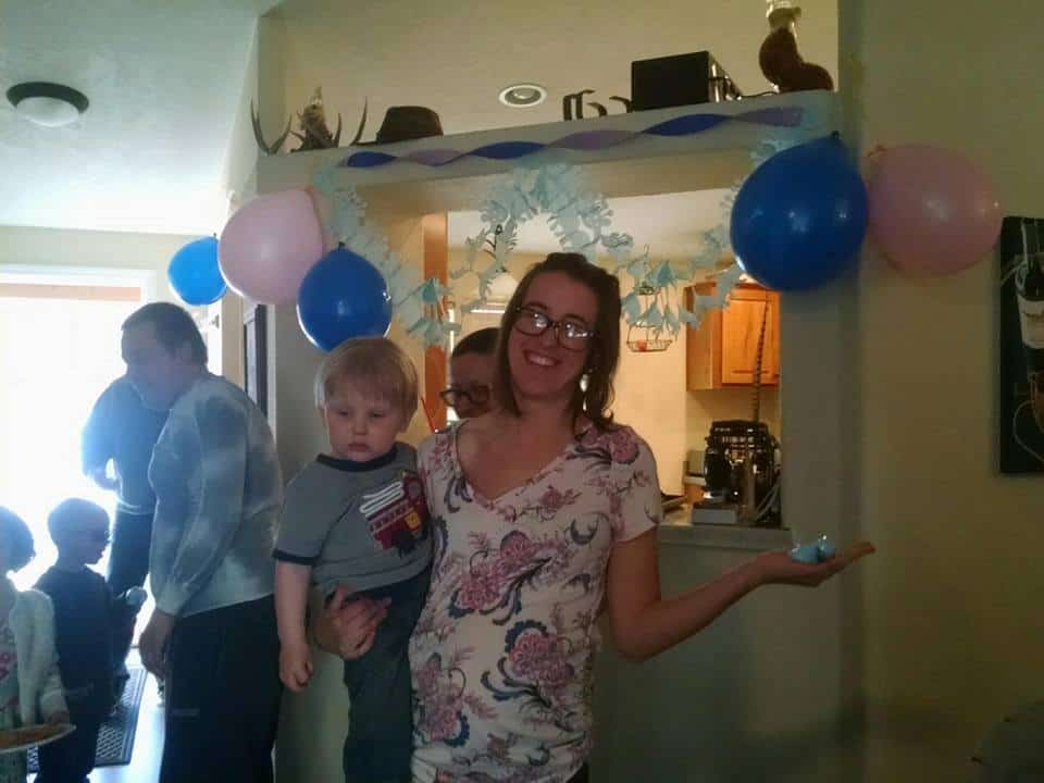 Twin gender reveal ideas! Balloons and a cake with little shoes