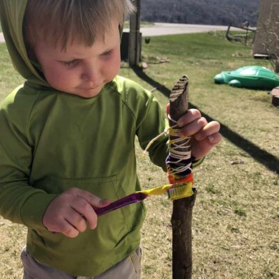 Fun crafts with toddlers outside