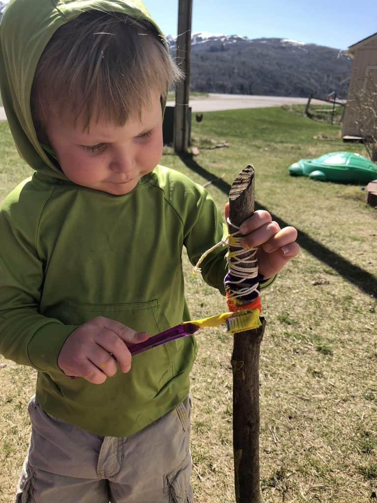 Fun crafts with toddlers outside