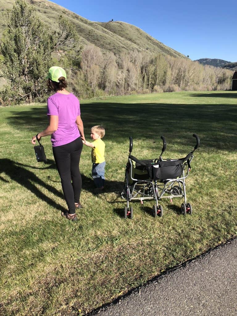 best stroller organizer for long walks because wristlet comes off