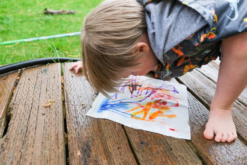 make rain art with markers for outside rain activity with kids