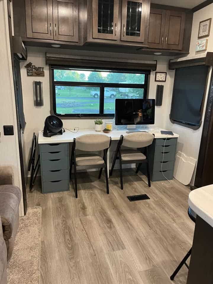 working couple office space in rv