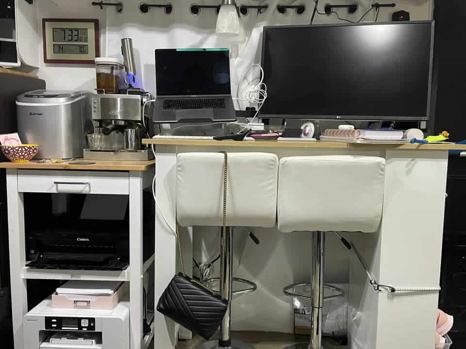 rv office in class c dinette