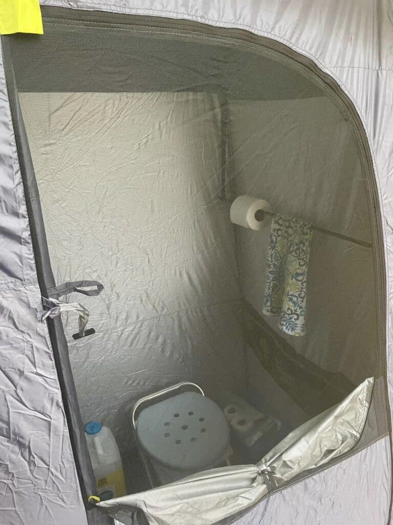 pop up privacy tent with tp bar and mosquito netting