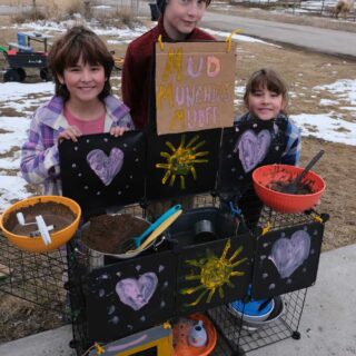 diy kids mud kitchen with wire shelves